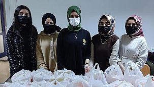 Gönüllü gençler kalplere dokunuyor