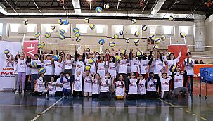 Fabrika Voleybol Yeni Okulunu Karaman'da Açtı