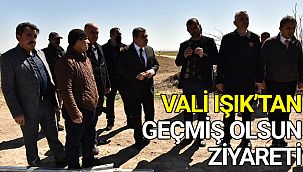 Vali Işık Fırtınada Ahırının Çatısı Uçan Vatandaşla İlgilenerek Taleplerini Diledi