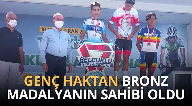 Genç Haktan bronz madalyanın sahibi oldu