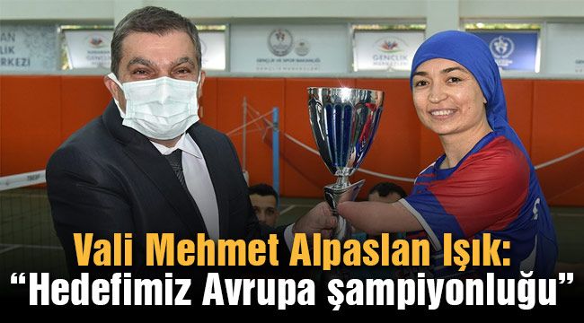 Vali Işık, sporcuların şampiyonluklarını kutladı