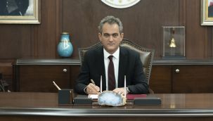 Milli Eğitim Bakanı Özer'den açıklamalar! Okullar kapanacak mı?