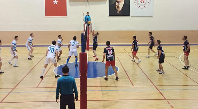 Kurumlararası Cumhuriyet Kupası voleybol turnuvası başladı