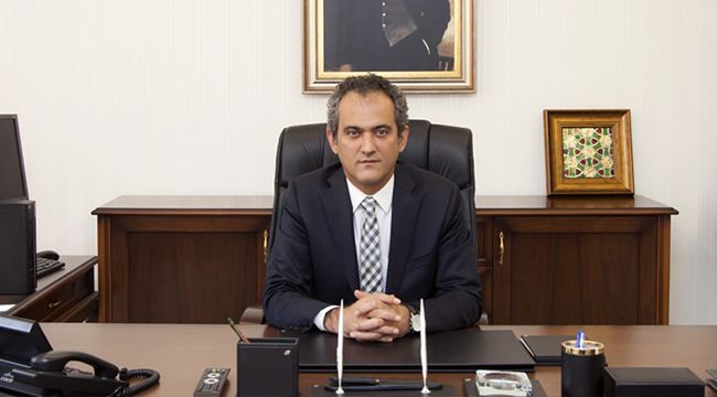 Bakan Özer: "Öğretmenler ara tatilde idari izinli sayılacak"