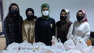 Gönüllü gençler kalplere dokunuyor