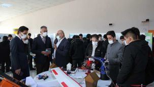 Öğrenciler projelerini bilim fuarında sergilediler 