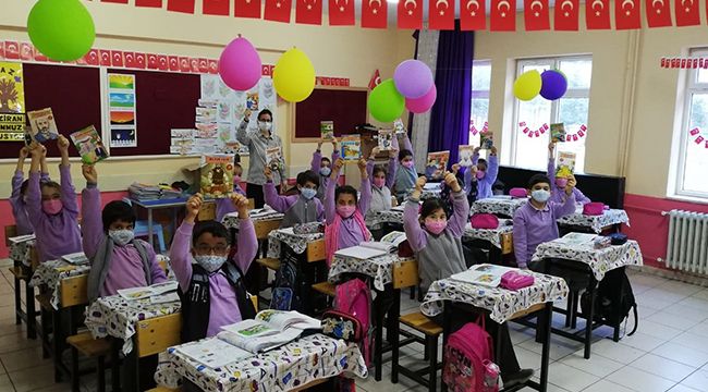 Oyuncak ve Kitap Bağışladı, Ceza Almaktan Kurtuldu