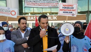 Sağlık çalışanları haklarını istedi!