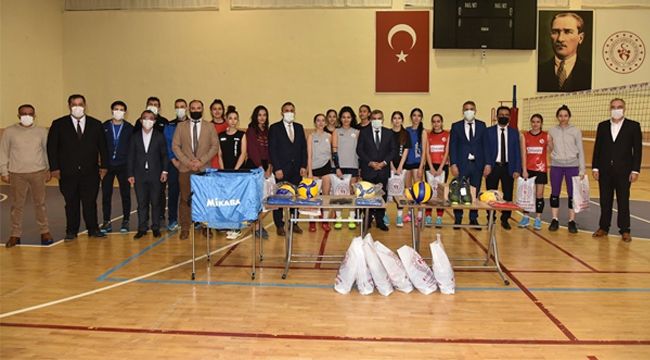 Spora tam destek