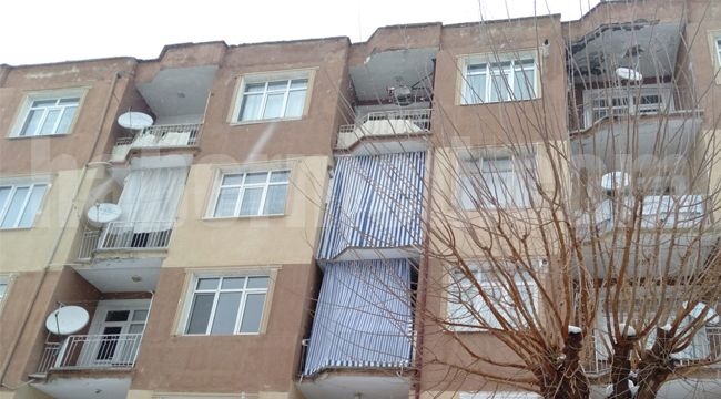 Çatı Çökme Derecine Geldi! Aileler Tahliye Edildi