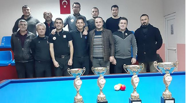 Dereceye Giren Sporcular Kupalarını Aldı 