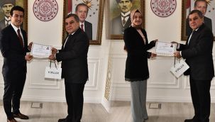 Vali Işık Kaymakamlara Başarı Belgesi Verdi