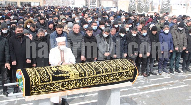 En Acı Veda! Anne ve Bebeği Defnedildi 