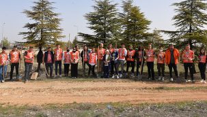 KMÜ'lü Öğrenciler Fidan Dikti