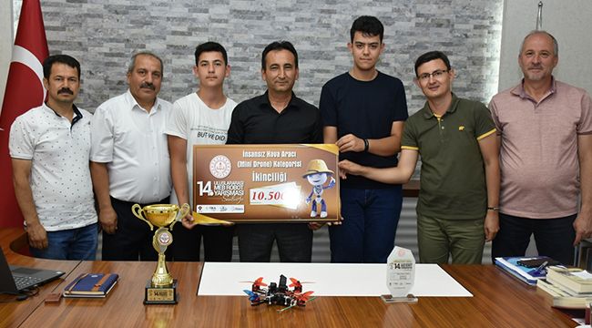 Geleceğin İHA ve SİHA'larını Üretecek Gençlerden Türkiye İkinciliği