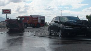 Karaman'da İki Otomobil Çarpıştı: 4 Yaralı 