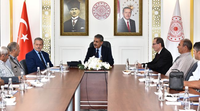 Vali Akkoyun Muhtarlarla Bir Araya Geldi