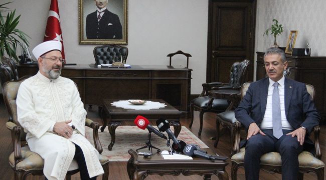Diyanet İşleri Başkanı Prof. Dr. Ali Erbaş, Karaman Valisi Tuncay Akkoyun'u ziyaret etti
