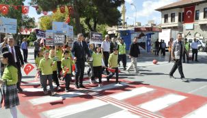  Karaman'da "Yayalara öncelik duruşu, hayata saygı duruşu" etkinliği düzenlendi