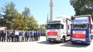 Karaman'dan Pakistan'a iki tır dolusu yardım malzemesi