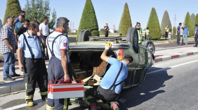 Takla atan otomobilin sürücüsü yaralandı