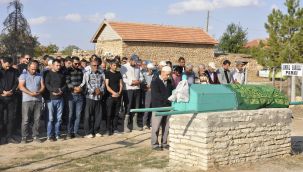 Köpeğin öldürdüğü 3 çocuk annesi kadın toprağa verildi