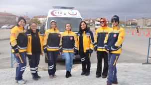  Karaman'da kadın sağlıkçılara ambulans sürüş eğitimi verildi