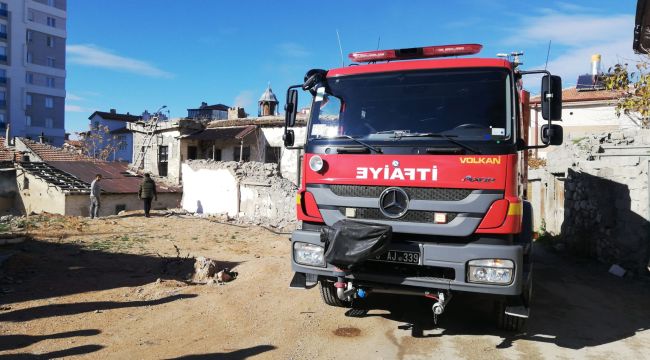 Karaman'da metruk bir evde çıkan yangın büyümeden söndürüldü 