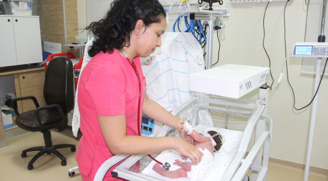 Cami kapısına terk edilen bebeğin sağlık durumu iyi 