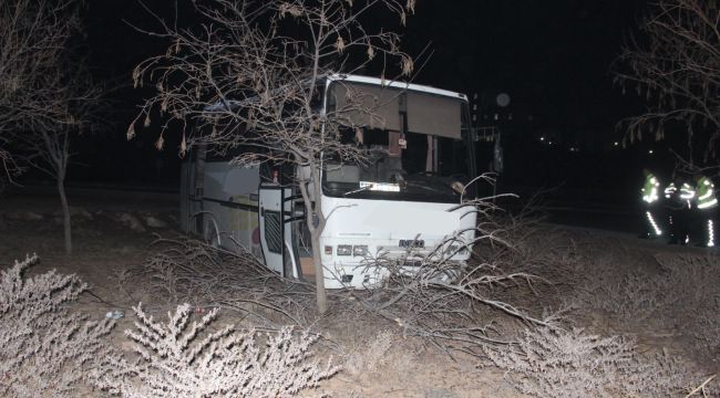 Karaman'da freni patlayan işçi midibüsü şarampole indi: 7 yaralı