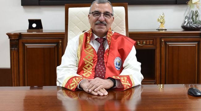 KMÜ'nün yeni rektörü Prof. Dr. Mehmet Gavgalı görevine başladı