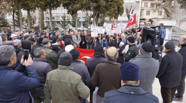 İsveç ve Danimarka'da Kur'an-ı Kerim yakılması protesto edildi