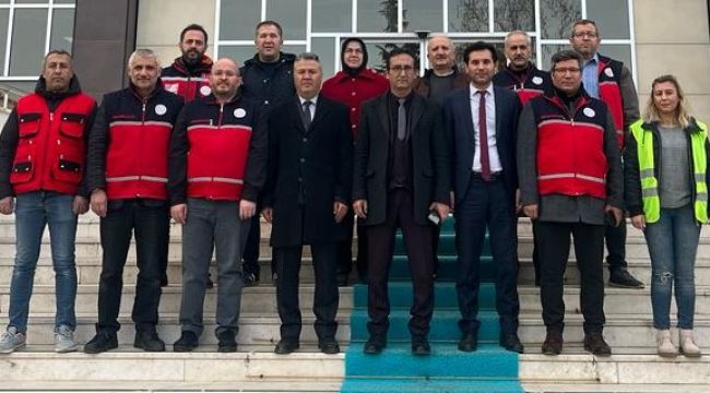 Karaman'da gönüllü öğretmenlerden oluşan eğitim ekibi Hatay'a gitti