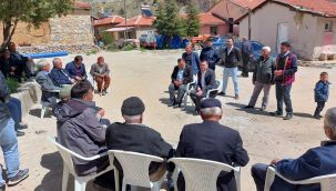 AK Partili adaylar köylere çıkarma yaptı