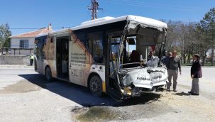 Karaman'da halk otobüsü ile kamyon çarpıştı: 7 yaralı