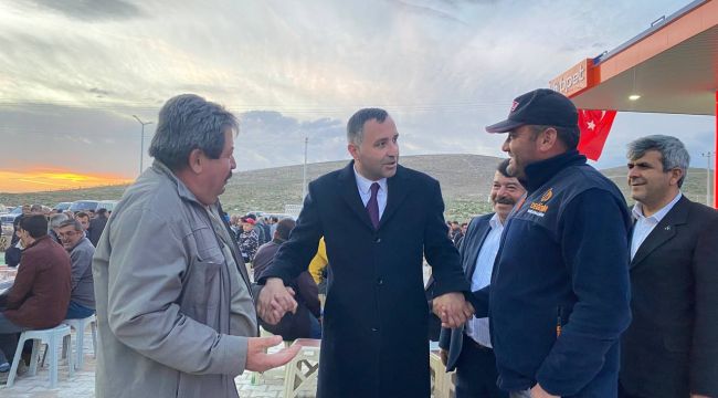 Mahmut Ünüvar, 2 bin kişilik iftarda kasaba halkıyla bir araya geldi