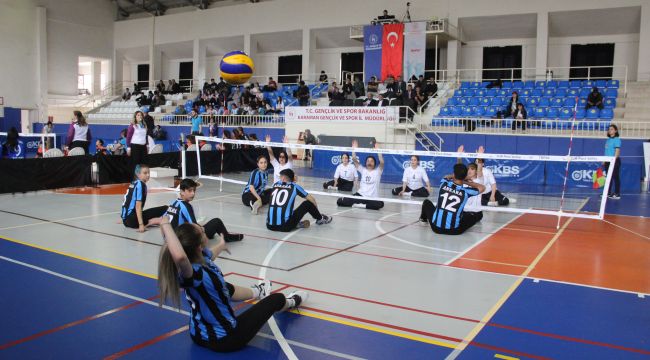 Bedensel Engelliler Oturarak Voleybol Türkiye Şampiyonası, Karaman'da başladı 