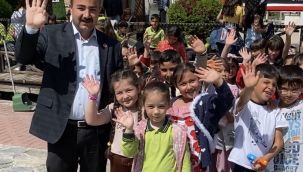 Geleceğimizin teminatı çocuklarımızın geleceği Mesut abilerine emanet