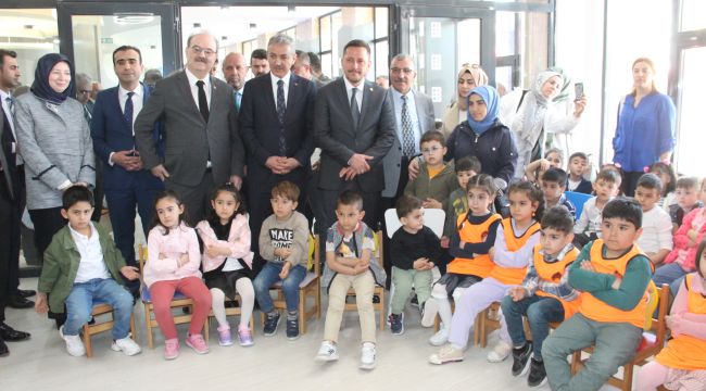 Karaman'da bebek ve çocuk kütüphanesi açıldı  