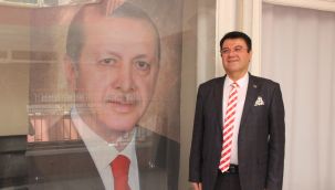 Karaman'da Demokrat Parti'den Cumhurbaşkanı Erdoğan'a pankartlı ve fotoğraflı destek 