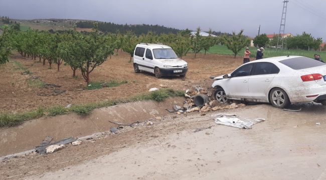 Karaman'da trafik kazası, 2'si ağır 4 yaralı var 