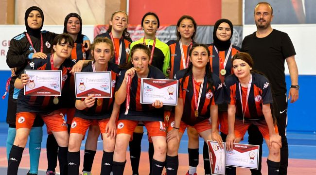 Karaman kadın futsal takımı yarı finalde 