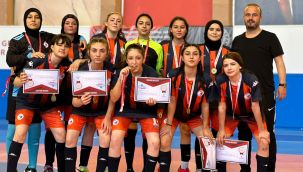 Karaman kadın futsal takımı yarı finalde 