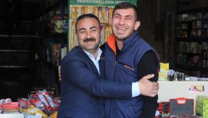 Milletvekili Adayı Mesut Soyfidan, herkesi kucaklıyor