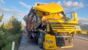 Karaman'da tırlar çarpıştı: 1 yaralı 