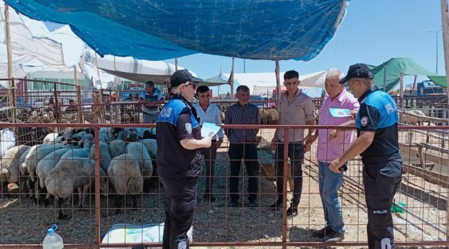 Polisten kurban pazarında broşürlü sahte para uyarısı 