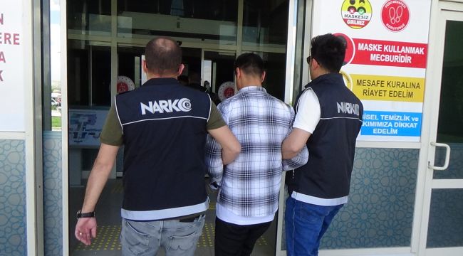 Yolcu otobüsünde uyuşturucuyla yakalanan 2 kişi tutuklandı 