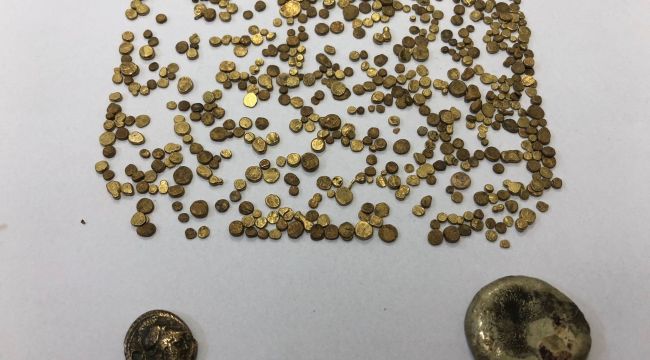 Karaman'da buldukları altınları satmak isterlerken yakalandılar 