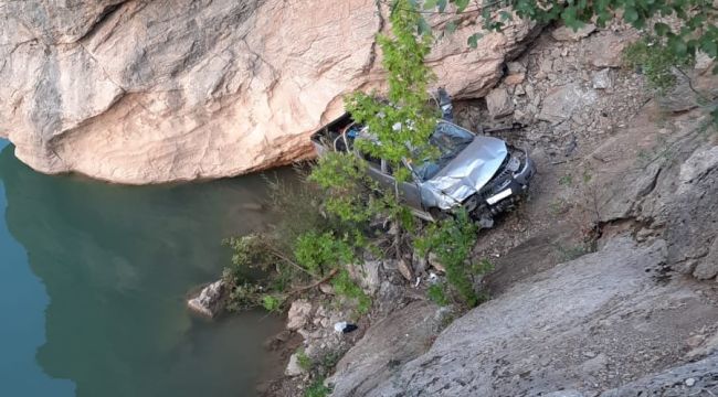 Karaman'da kamyonet Göksu Nehrine uçtu, ceset 17 saat sonra sudan çıkarıldı 