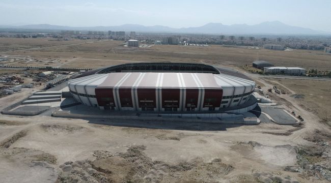 Karaman'ın yeni şehir stadyumu 27 Ağustos gününe hazırlanıyor